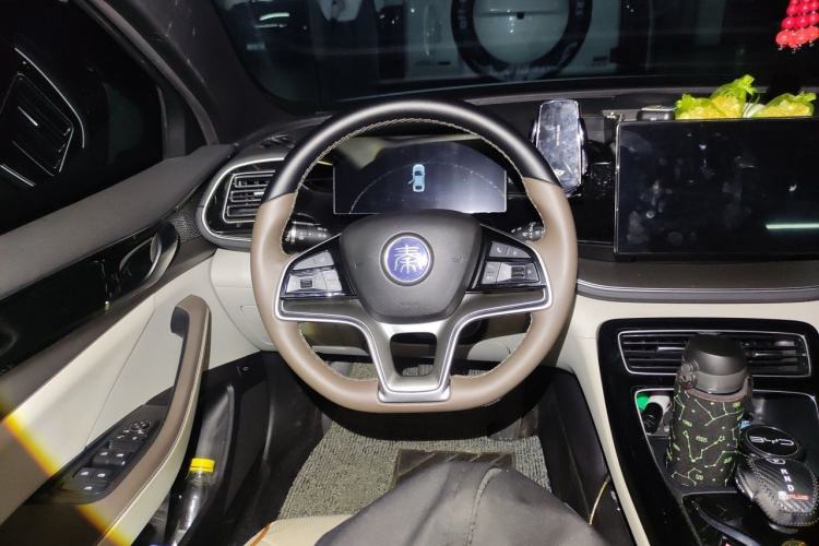 Used BYD Qin PLUS 2023 Champion Edition EV 510KM Leading Model Steering Wheel
