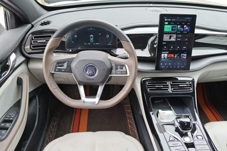 Used BYD Qin PLUS 2023 Champion Edition DM-i 55KM Leading Model Steering Wheel