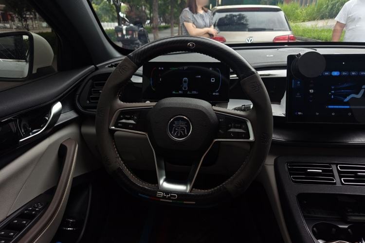 Used BYD Qin PLUS 2023 Champion Edition DM-i 55KM Leading Model Steering Wheel