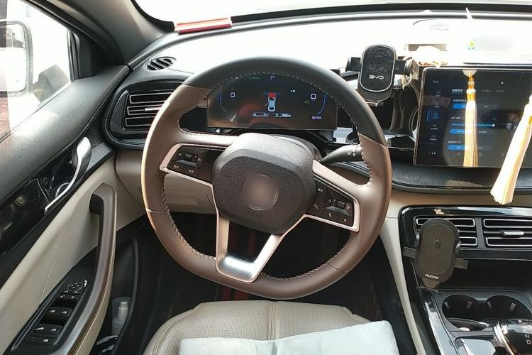 Used BYD Qin PLUS 2023 Champion Edition DM-i 55KM Leading Model Steering Wheel