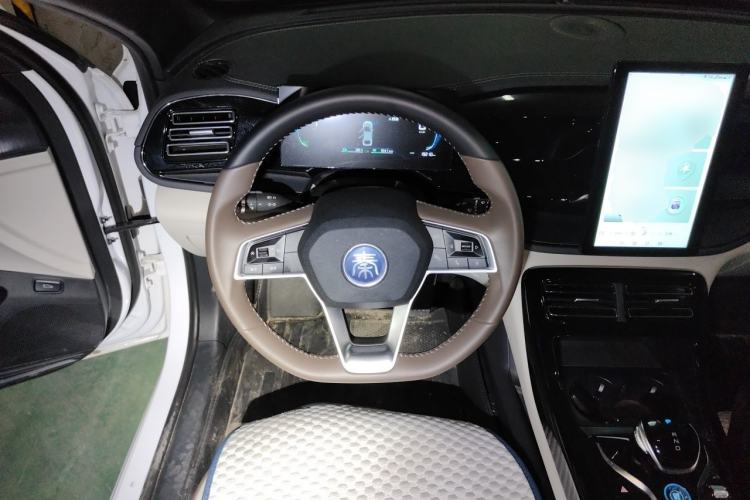 Used BYD Qin PLUS 2023 Champion Edition DM-i 55KM Leading Model Steering Wheel