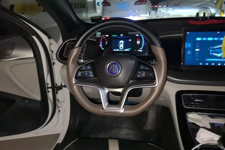 Used BYD Qin PLUS 2023 Champion Edition EV 510KM Beyond Model Steering Wheel