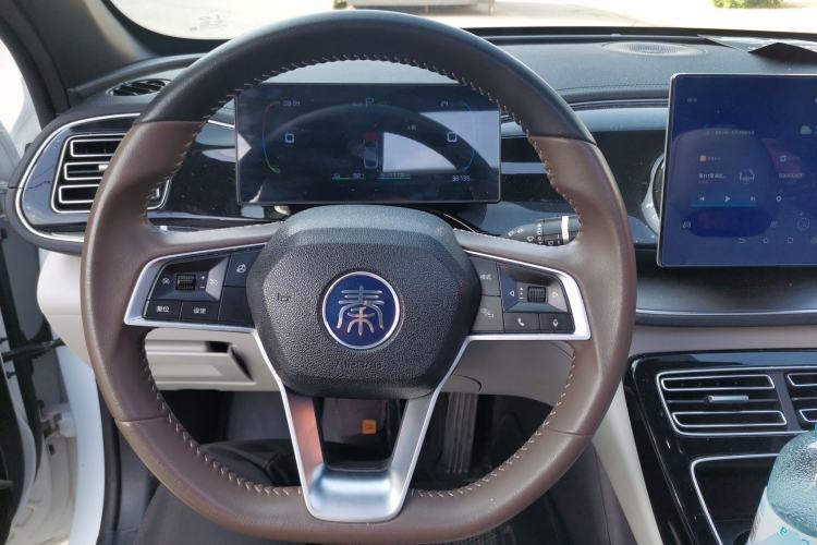 Used BYD Qin PLUS 2023 Champion Edition DM-i 120KM Leading Model Steering Wheel