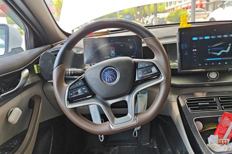 Used BYD Qin PLUS 2023 Champion Edition EV 510KM Leading Model Steering Wheel