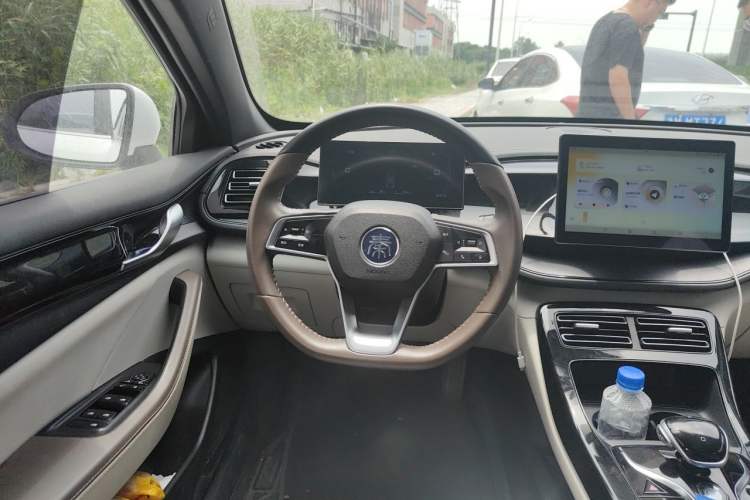 Used BYD Qin PLUS 2023 Champion Edition DM-i 55KM Leading Model Steering Wheel