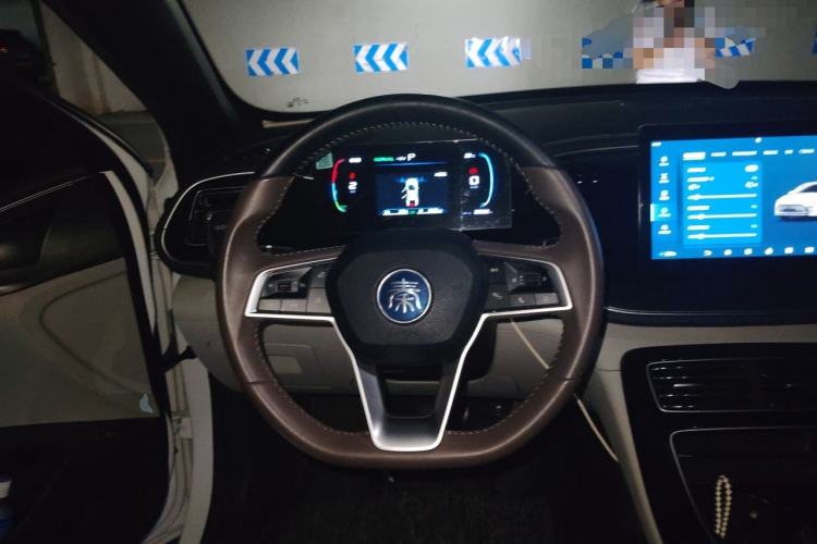 Used BYD Qin PLUS 2023 Champion Edition DM-i 55KM Superior Model Steering Wheel