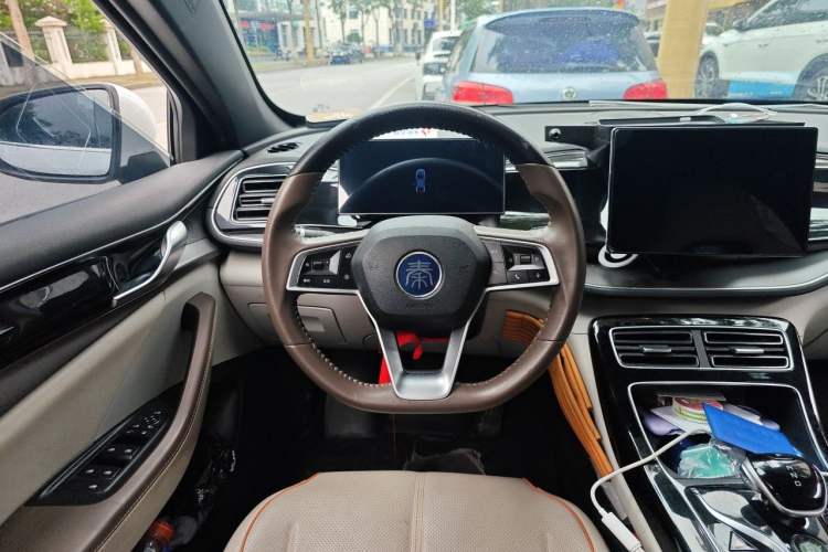 Used BYD Qin PLUS 2023 Champion Edition DM-i 55KM Superior Model Steering Wheel