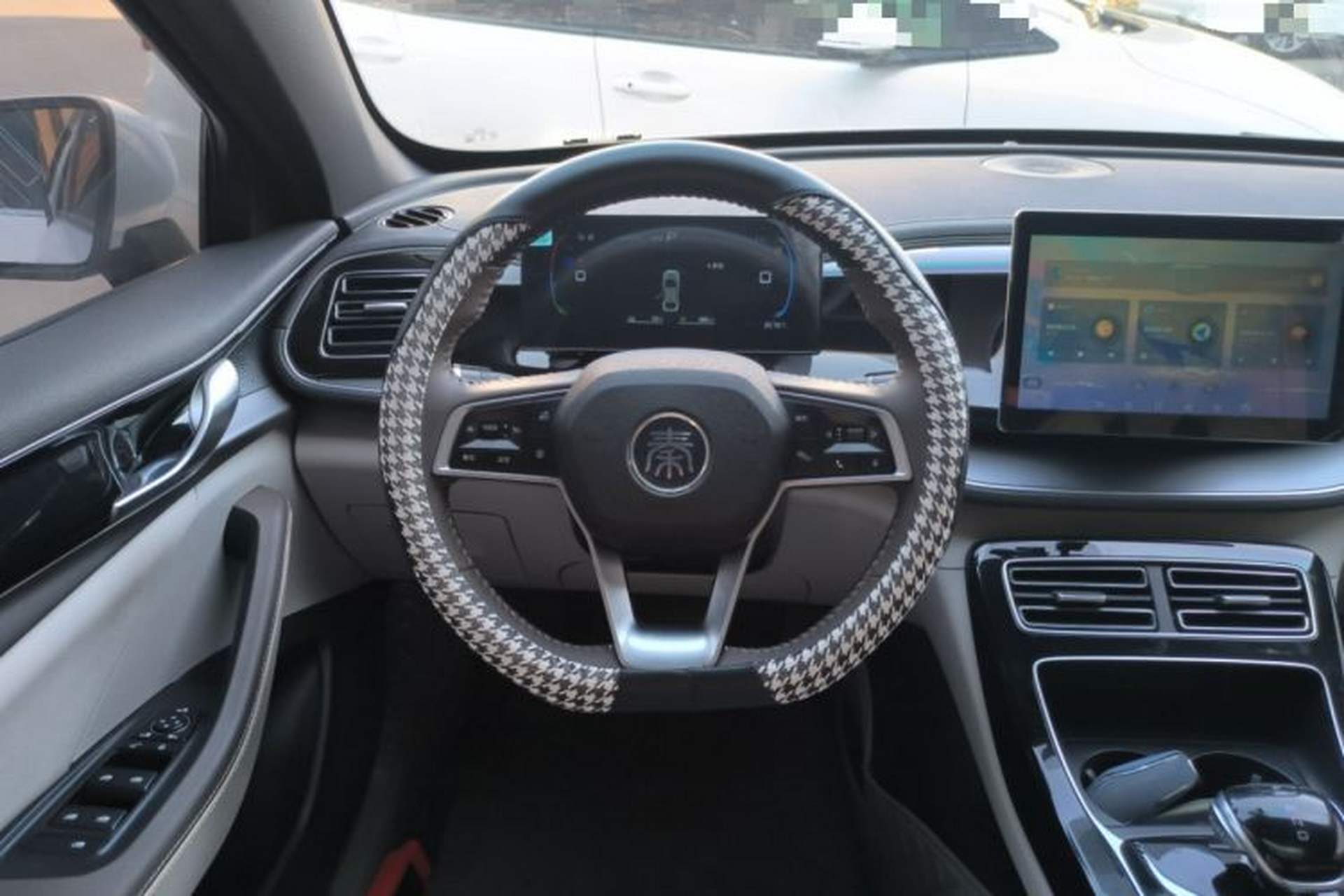 Used BYD Qin PLUS 2023 Champion Edition DM-i 55KM Superior Model Steering Wheel