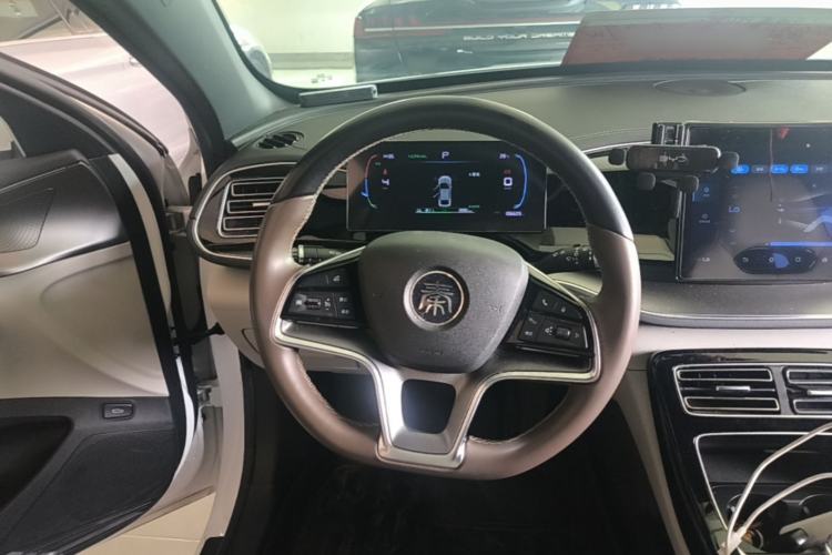Used BYD Qin PLUS 2023 Champion Edition EV 420KM Leading Model Steering Wheel