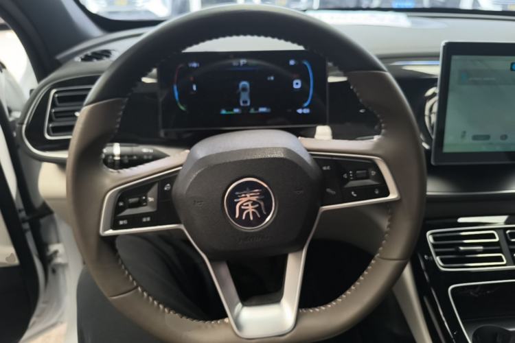 Used BYD Qin PLUS 2023 Champion Edition DM-i 120KM Leading Model Steering Wheel