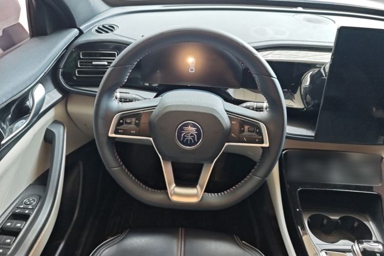 Used BYD Qin PLUS 2023 Champion Edition DM-i 55KM Leading Model Steering Wheel