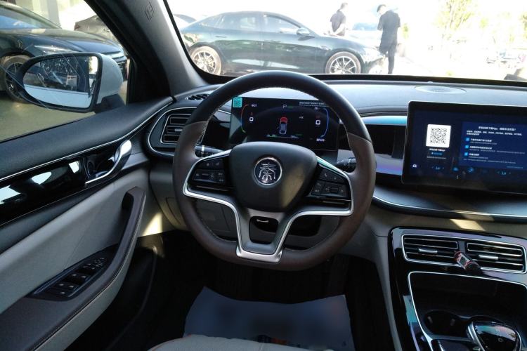 Used BYD Qin PLUS 2023 Champion Edition EV 420KM Superior Model Steering Wheel