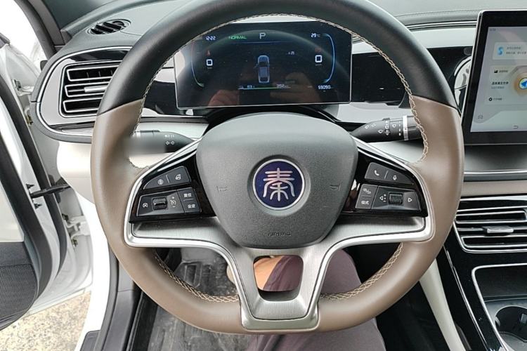 Used BYD Qin PLUS 2023 Champion Edition EV 420KM Superior Model Steering Wheel