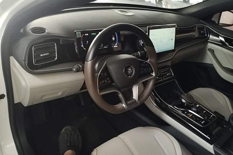 Used BYD Qin PLUS 2023 Champion Edition EV 510KM Leading Model Steering Wheel
