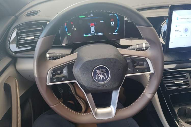 Used BYD Qin PLUS 2023 Champion Edition DM-i 55KM Leading Model Steering Wheel