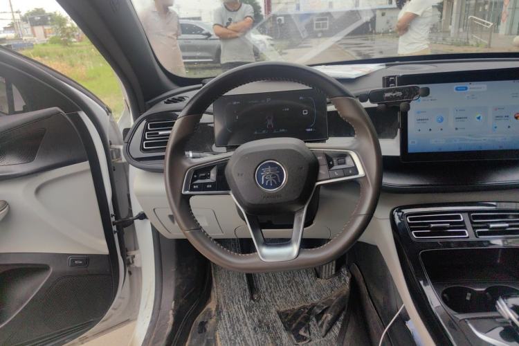 Used BYD Qin PLUS 2023 Champion Edition DM-i 55KM Leading Model Steering Wheel