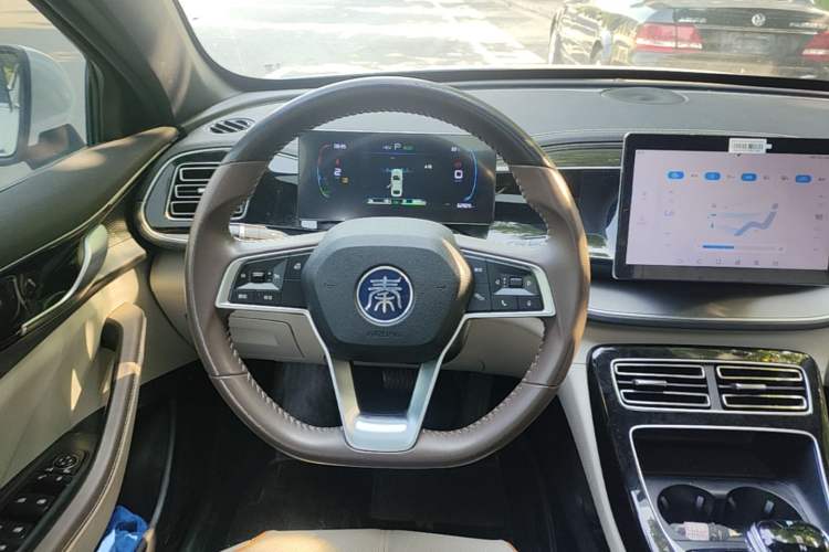 Used BYD Qin PLUS 2023 Champion Edition DM-i 120KM Leading Model Steering Wheel