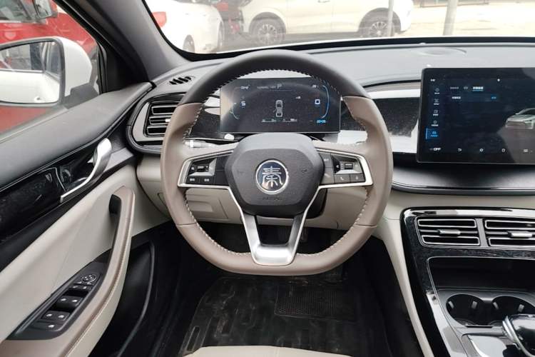 Used BYD Qin PLUS 2023 Champion Edition DM-i 55KM Leading Model Steering Wheel