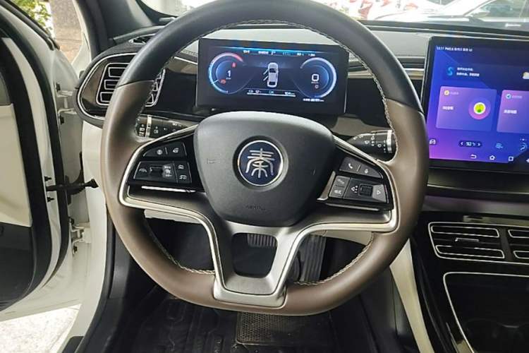 Used BYD Qin PLUS 2023 Champion Edition EV 610KM Excellence Model Steering Wheel