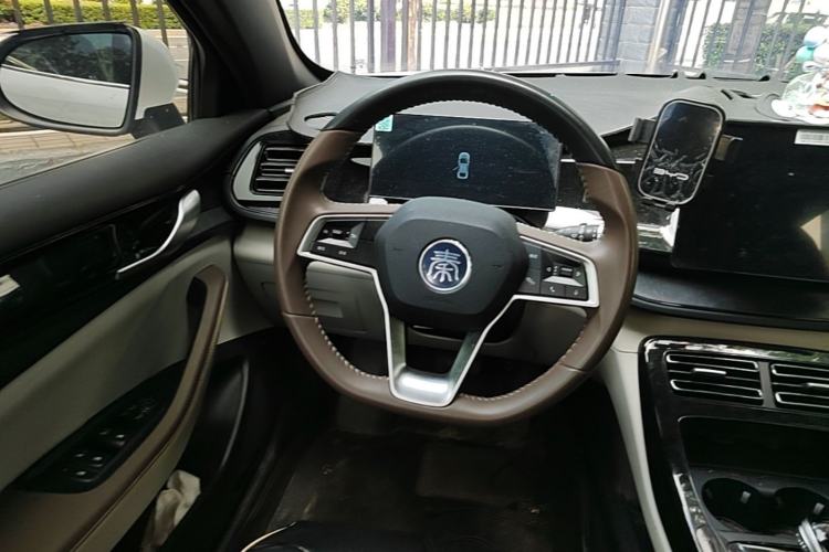 Used BYD Qin PLUS 2023 Champion Edition DM-i 55KM Leading Model Steering Wheel