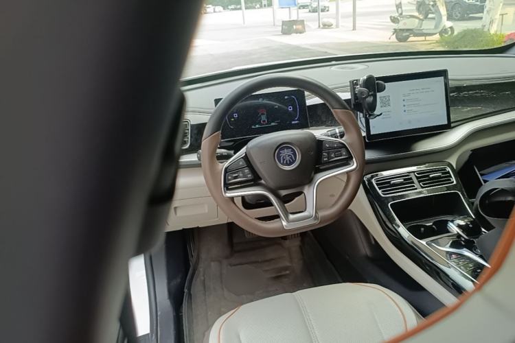 Used BYD Qin PLUS 2023 Champion Edition EV 510KM Leading Model Steering Wheel