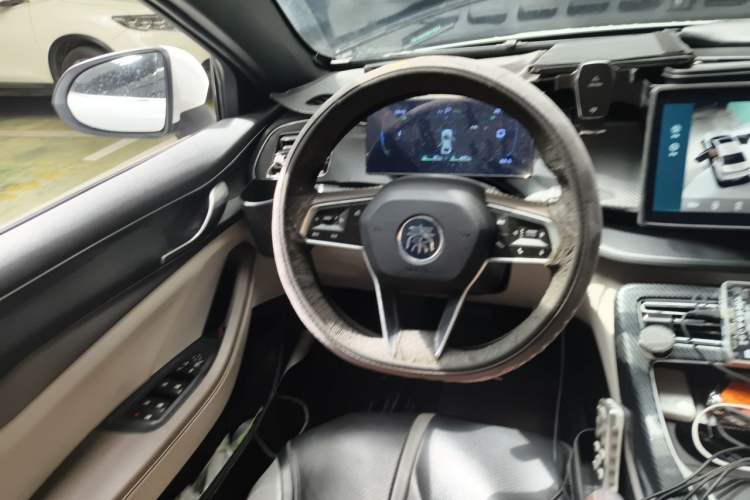 Used BYD Qin PLUS 2023 Champion Edition DM-i 120KM Leading Model Steering Wheel