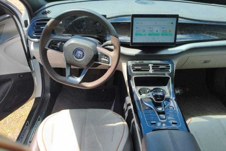 Used BYD Qin PLUS 2023 Champion Edition DM-i 120KM Leading Model Steering Wheel