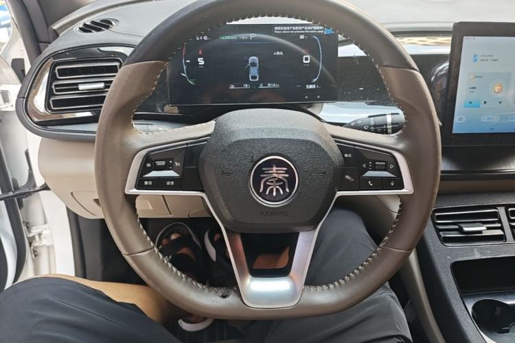 Used BYD Qin PLUS 2023 Champion Edition DM-i 55KM Leading Model Steering Wheel