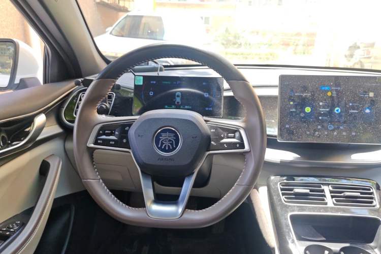 Used BYD Qin PLUS 2023 Champion Edition DM-i 55KM Superior Model Steering Wheel