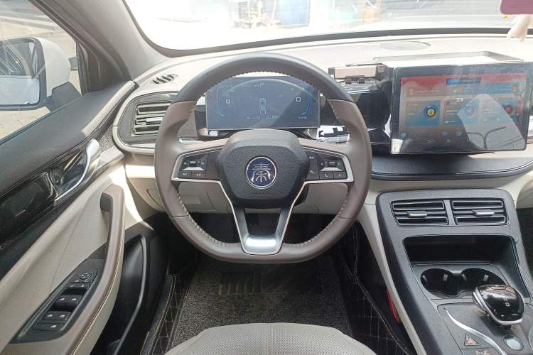 Used BYD Qin PLUS 2023 Champion Edition DM-i 55KM Leading Model Steering Wheel
