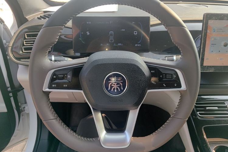 Used BYD Qin PLUS 2023 Champion Edition DM-i 55KM Leading Model Steering Wheel