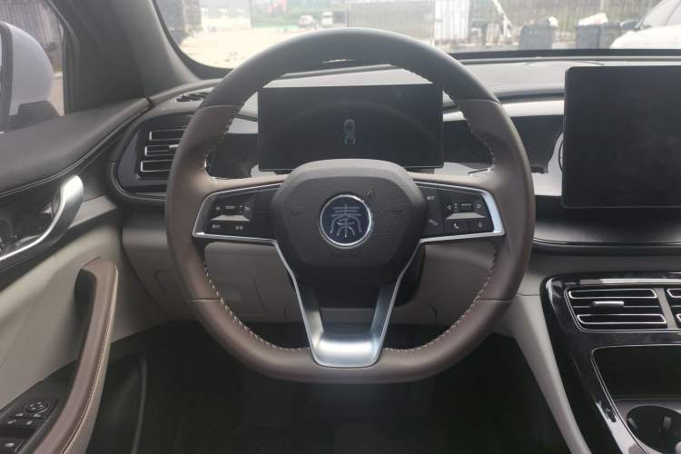 Used BYD Qin PLUS 2023 Champion Edition DM-i 55KM Leading Model Steering Wheel