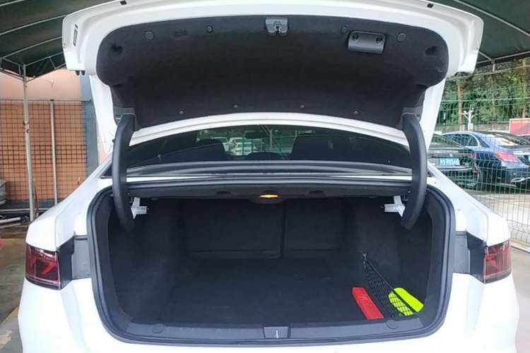 Used BYD Qin PLUS 2023 Champion Edition DM-i 55KM Leading Model Trunk