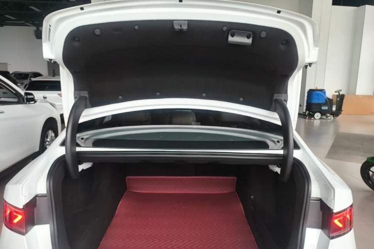 Used BYD Qin PLUS 2023 Champion Edition DM-i 55KM Leading Model Trunk