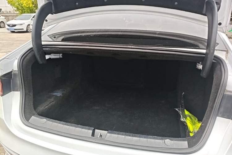 Used BYD Qin PLUS 2023 Champion Edition DM-i 55KM Leading Model Trunk
