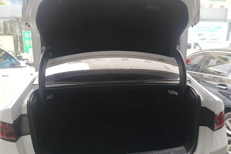 Used BYD Qin PLUS 2023 Champion Edition DM-i 55KM Leading Model Trunk