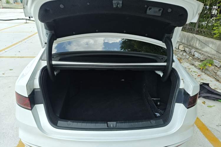 Used BYD Qin PLUS 2023 Champion Edition DM-i 55KM Leading Model Trunk