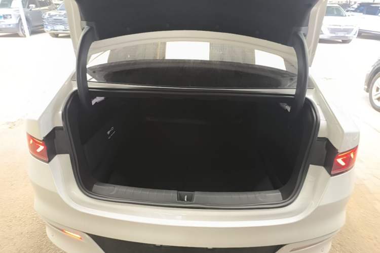 Used BYD Qin PLUS 2023 Champion Edition DM-i 120KM Leading Model Trunk