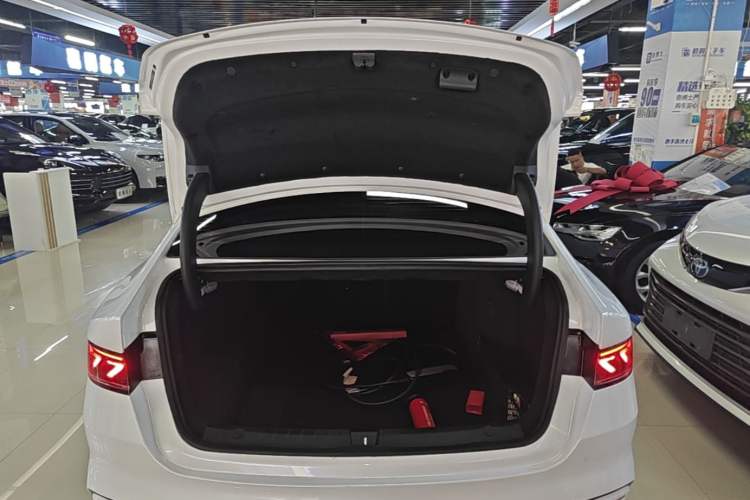 Used BYD Qin PLUS 2023 Champion Edition DM-i 55KM Leading Model Trunk