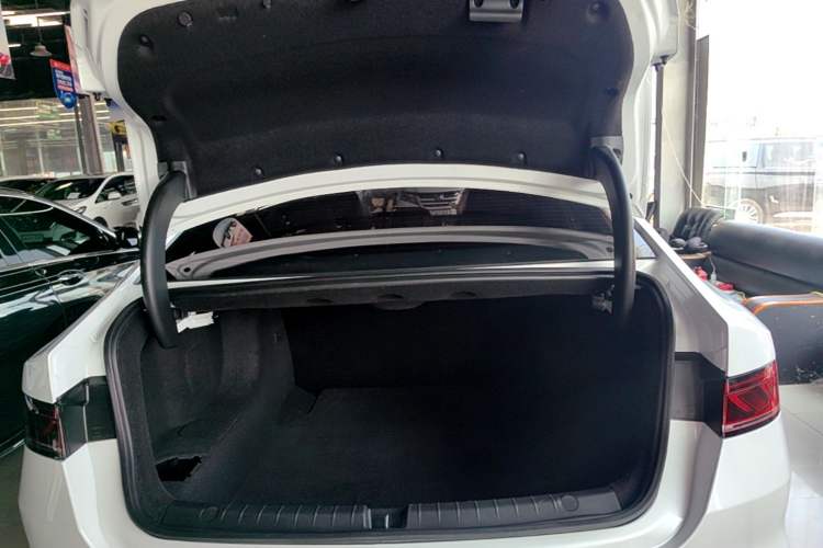 Used BYD Qin PLUS 2023 Champion Edition DM-i 55KM Leading Model Trunk