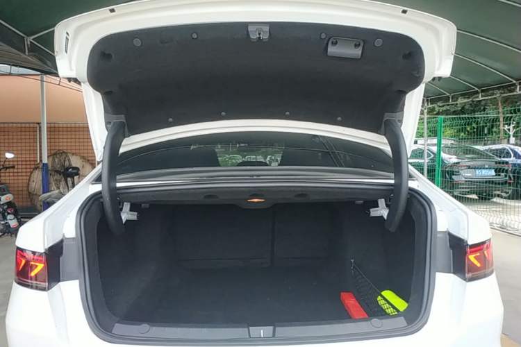 Used BYD Qin PLUS 2023 Champion Edition DM-i 55KM Leading Model Trunk