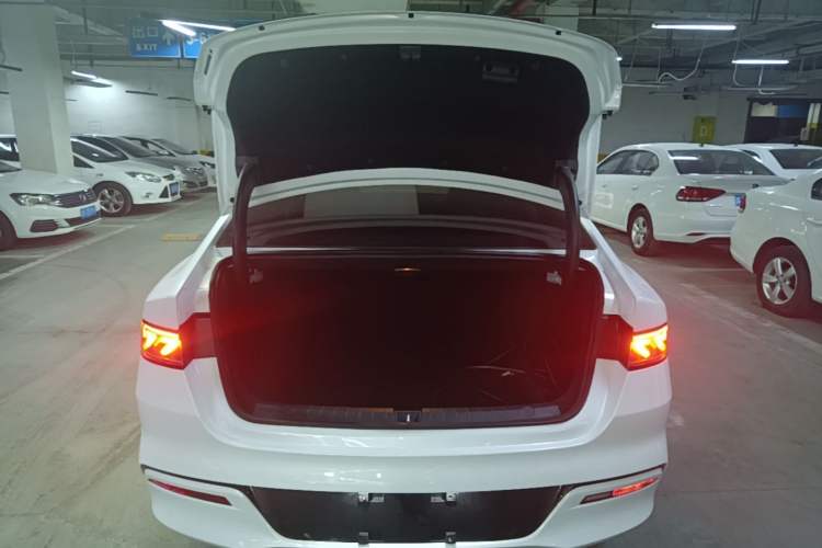 Used BYD Qin PLUS 2023 Champion Edition DM-i 55KM Leading Model Trunk