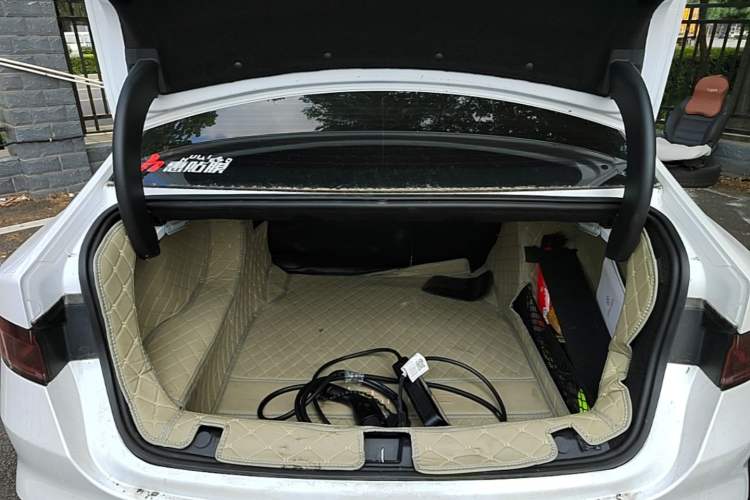 Used BYD Qin PLUS 2023 Champion Edition DM-i 55KM Leading Model Trunk