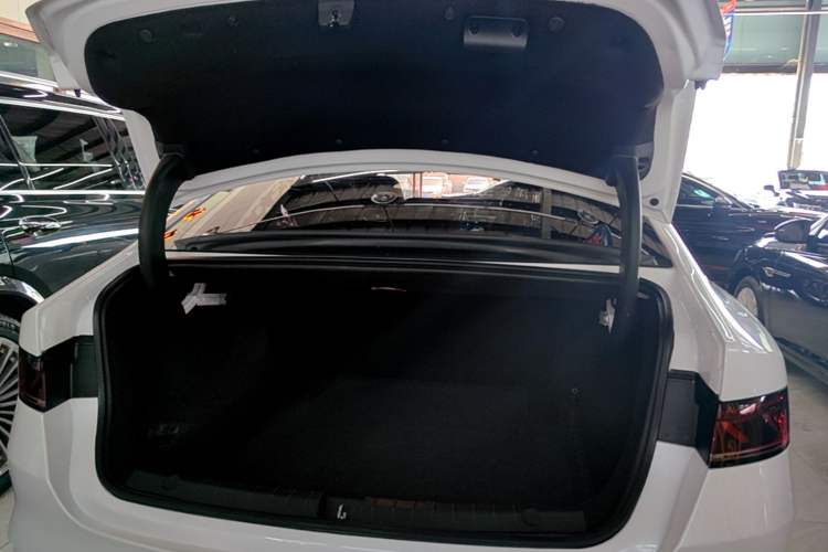 Used BYD Qin PLUS 2023 Champion Edition DM-i 55KM Leading Model Trunk