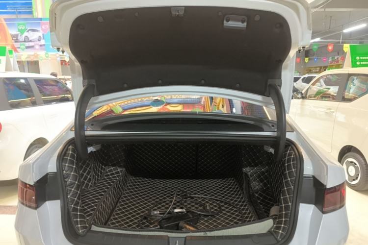 Used BYD Qin PLUS 2023 Champion Edition DM-i 120KM Leading Model Trunk