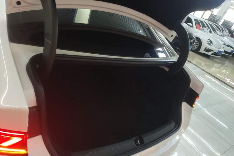 Used BYD Qin PLUS 2023 Champion Edition DM-i 55KM Leading Model Trunk