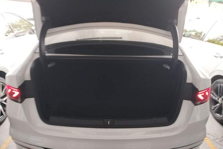 Used BYD Qin PLUS 2023 Champion Edition DM-i 55KM Superior Model Trunk