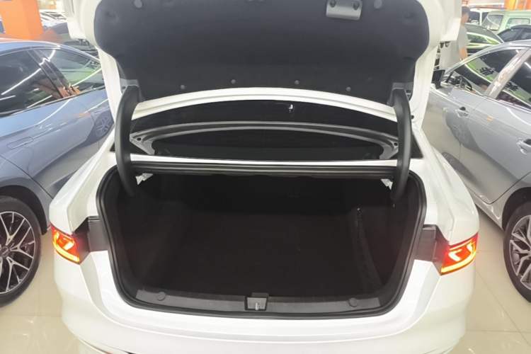 Used BYD Qin PLUS 2023 Champion Edition DM-i 120KM Beyond Model Trunk