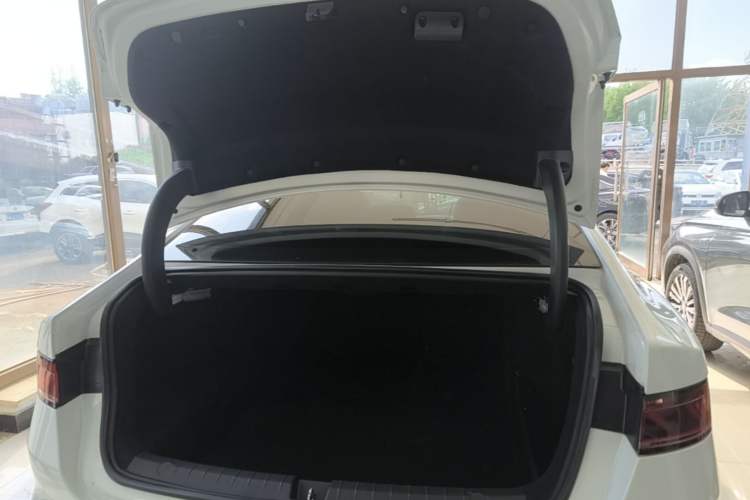 Used BYD Qin PLUS 2023 Champion Edition DM-i 120KM Leading Model Trunk