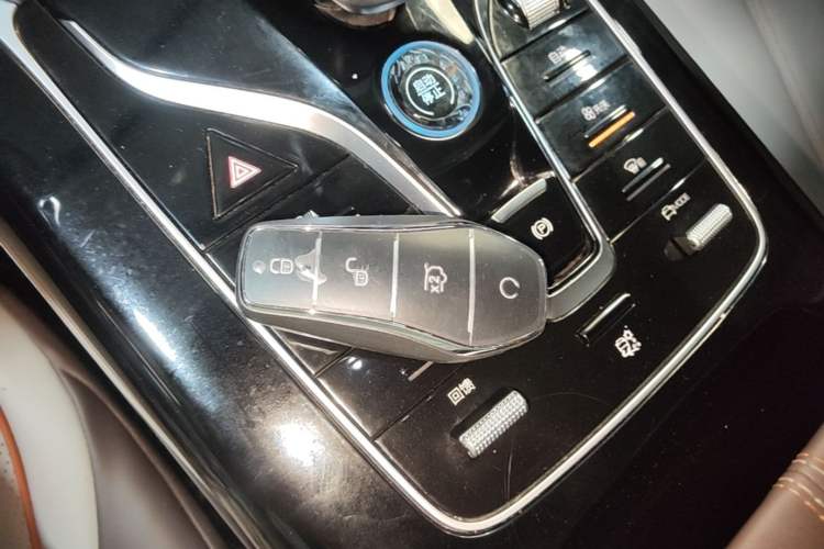 Used BYD Qin PLUS 2023 Champion Edition EV 510KM Leading Model Vehicle Key